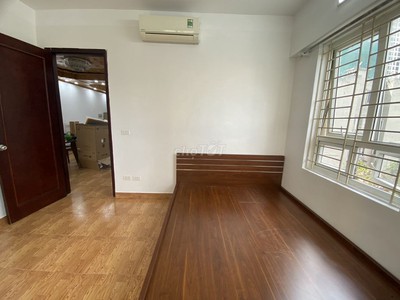Cho thuê căn hộ chung cư 18 Phạm Hùng, diện tích 94m2, Full Nội thất 3 ngủ 6