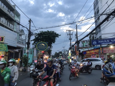 Cho thuê nhà mặt tiền tân kỳ tân quý 110m2, 3 tầng,24 triệu, ngay ngã tư 1