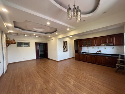 Bán căn chung cư K5 Việt Hưng, 112m căn góc 3 ngủ 2 vệ sinh, chỉ 2,5 tỷ 0