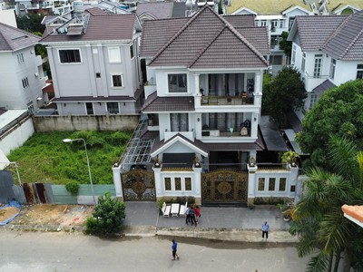 Biệt thự đường đặng thùy trâm - phạm văn đồng - quận bình thạnh view sông tp sài gòn cực rẻ 2