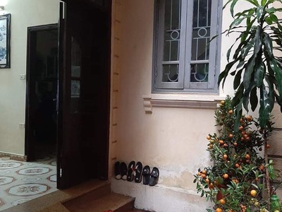 -hoàng hoa thám nhà mặt ngõ - khu trung tâm - 49m-4t-giá chỉ 5,5tỷ 2