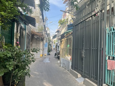 Vip có 102 - cư xá phú lâm - hxh 3.4 tỷ - sát mt hậu giang - không quy hoạch lộ giới . 0