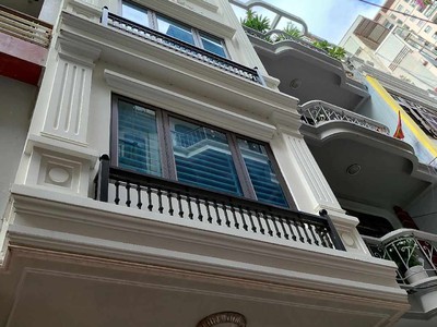 Trần quốc hoàn , phân lô ,nhà siêu đẹp ô tô tránh , giá 15.6 tỷ 0