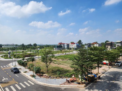 Chính chủ cần bán mảnh đất 90m  đường oto tránh nhau tại khu đô thị hà lỗ, liên hà, kinh doanh luôn 4