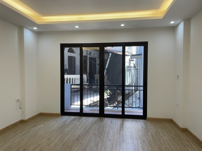 Bán nhà riêng văn chương đống đa 45m 5 tầng 4 ngủ 10m ra ô tô nhà đẹp ở ngay nhỉnh 5 tỷ lh 4