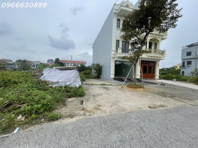 Đất mặt đường lý thái tổ, tp tuyên quang khu vực để ở hoặc kinh doanh rất tốt  mặt tiền 5m x23m 0