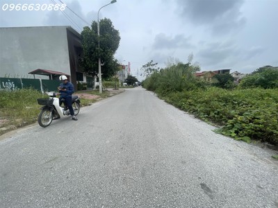 Đất mặt đường lý thái tổ, tp tuyên quang khu vực để ở hoặc kinh doanh rất tốt  mặt tiền 5m x23m 2