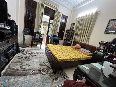 Bán nhà đẹp, gần mặt phố, trung tâm, Nguyễn Văn Cừ, ngõ ba gác tránh xe máy, 54M, 5.5x tỷ. 2