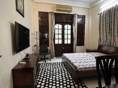 Bán nhà đẹp, gần mặt phố, trung tâm, Nguyễn Văn Cừ, ngõ ba gác tránh xe máy, 54M, 5.5x tỷ. 6