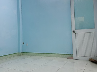 Cho thuê phòng trọ 2,5tr có máy lạnh, kệ bếp, wc riêng tại Cát Lái quận 2 gần citisoho 2
