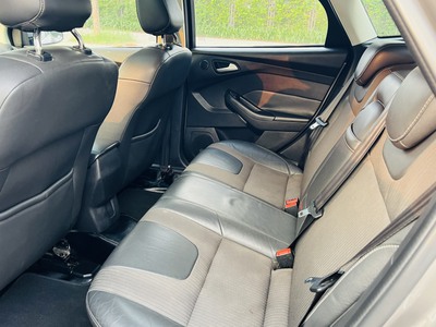 Chính chủ Cần Bán xe Ford Focus Sport 2013 3
