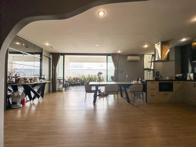 CHÍNH CHỦ CẦN BÁN CĂN PENTHOUSE Green River, 2225 Phạm Thế Hiển, Phường 6, quận 8 : -	 Diện tích 147 2