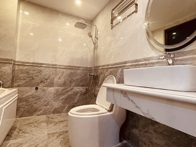 Bán nhà phố Hoa Lâm, Long Biên, 44m x 5 tầng, nhà mới 5 tỷ 2 0