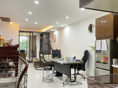 Nhà phố thái thịnh, lô góc,ở sướng ,43 m- 4.95 tỷ, 30m ra taxi 4