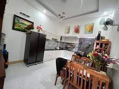 Bán gấp mặt tiền nguyễn văn cừ, 110m2 dtsd, đường 33m lề 9m, chỉ 1 tỷ 99, chưa tới 2 tỷ 1