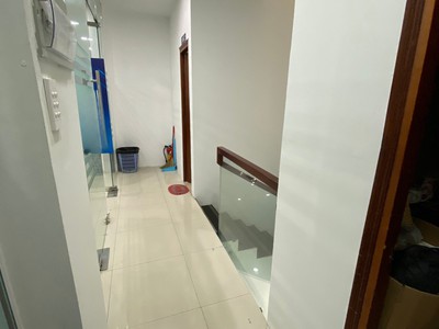 Cho Thuê Văn Phòng 100m2 Có Sẵn Nội Thất 0