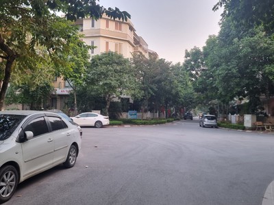 Bán nhà khu đô thị viglacera xuân phương, mặt đường 70,  102m2  lô góc kinh doanh, vp cty đỉnh giá 0