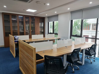 Cho thuê sàn văn phòng 170m2, mặt đường Trần Thái Tông, đã setup đủ nội thất, giá 35tr/th full phí 1