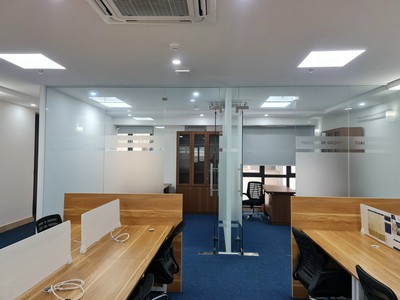 Cho thuê sàn văn phòng 170m2, mặt đường Trần Thái Tông, đã setup đủ nội thất, giá 35tr/th full phí 2