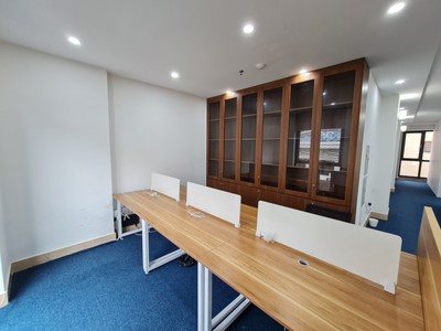 Cho thuê sàn văn phòng 170m2, mặt đường Trần Thái Tông, đã setup đủ nội thất, giá 35tr/th full phí 4