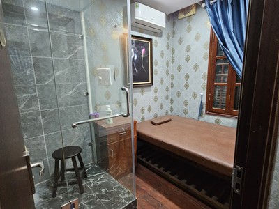 Cho thuê nhà Linh Lang 3.5 tầng làm quán Massager hoặc quán Bar, SPA 3