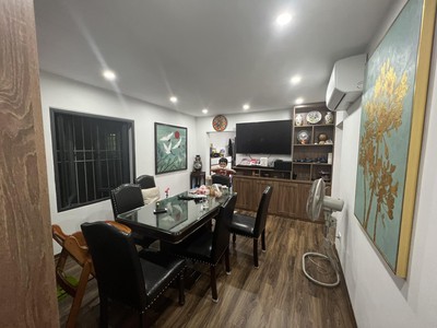 Bán nhà Tập thể tầng 2 khu H Thành Công, sổ 45m2 sử dụng 100m2, 3 ngủ 2wc, dân trí cao an ninh tốt. 0