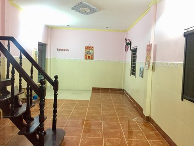 Cho thuê nhà nguyên căn để ở 2pn 2wc trệt 1 lầu Nguyễn Khoái Q4.Giá:6,5tr/th 0