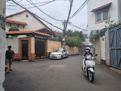 Nhà bán,2tầng,3x6m2,hẻm 6m,lê quang định,bình thạnh,giá:1,25t 0