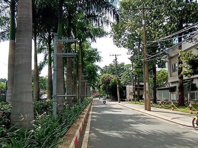 Chủ đi đinh cư nước ngoài cần  bán gấp mặt tiền biệt thự đường 672 phước long b thủ đức. 4