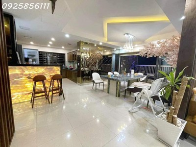 Penthouse chung cư the navita lan phương 200,9m 4pn 1 plv  6 tỷ 2