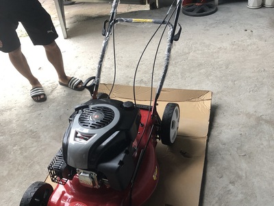 Máy cắt cỏ tự hành Yikito DCM1668 cho sân golf, công viên, biệt thự, có túi gom cỏ 3