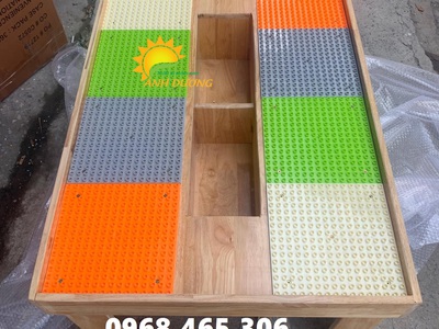 Bàn xếp hình lego bằng gỗ dành cho khu vui chơi trẻ em 2