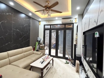 Bán nhà võ chí công   dân xây 4 tầng - cực gần phố - khe thoáng sau nhà   37m2, nhỉnh 5 tỷ 1