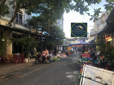 Cho thuê nhà mặt tiền cạnh chợ tân hương, 42m2, 4tầng,15 triệu 1