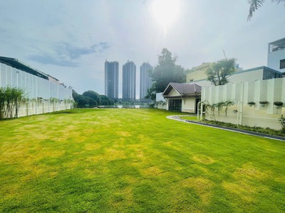 Bán biệt thự sân vườn 1000m2 view HỒ TỰ NHIÊN ngay trung tâm QUẬN 7 1