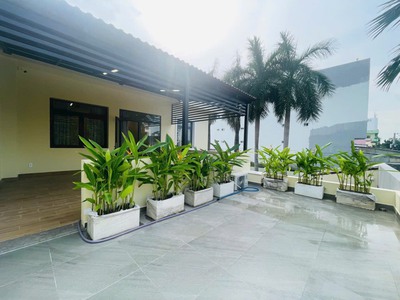 Bán biệt thự sân vườn 1000m2 view HỒ TỰ NHIÊN ngay trung tâm QUẬN 7 3