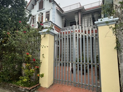 150m x nhà 2 tầng dân xây cực kì chắc chắn đẹp - nhà này k mua thì mua nhà nào  - thiết kế đẹp , 0