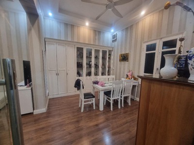 Hàng cực hiếm, chủ cần tiền bán nhanh, chưa tới 100tr/m2, mặt ngõ Phú Diễn, kd-vp quá đẹp 2