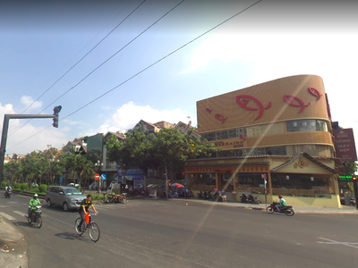 Cho thuê MT 4x18m ngay khu phố ẩm thực Phan Xích Long 0