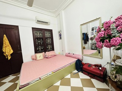 Chỉ 2,6 tỷ Cát Linh, Đống Đa, Thông Bàn Cờ, 10m ô tô tránh, Dân Trí Cao 1