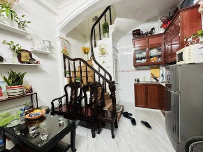 Chỉ 2,6 tỷ Cát Linh, Đống Đa, Thông Bàn Cờ, 10m ô tô tránh, Dân Trí Cao 4