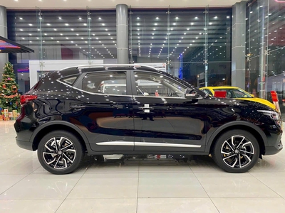 MG ZS Phiên bản khác 2023 - Xe MG ZS mới màu đen, gầm cao 5 chỗ tại Phú Yên 0