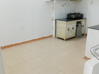 Nhà cho thuê giá rẻ đường huỳnh tấn phát quận 7 4