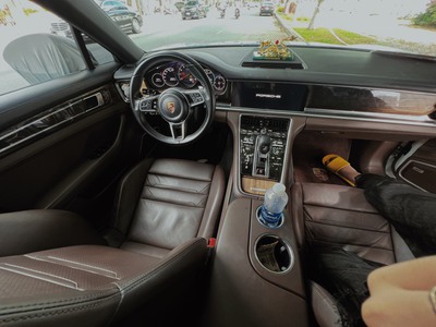 Chính chủ bán xe Porsche panamera sx 2017 Lăn bánh 2018 5