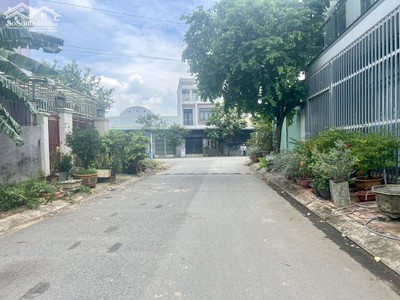 Bán đất khu dân cư Tân Vũ Minh, giáp Sài Gòn,dân ở rất đôg, cách chợ Đầu Mối Thủ Đức 1km 5