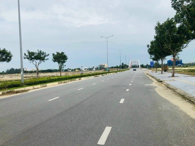 Siêu phẩm 2mặt tiền vị trí đẹp khu r3 fpt city đà nẵng 2