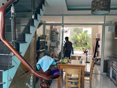 Bán nhà 1trệt 3lầu dường lê văn việt-phường hiệp phú- quận 9 kề ngã tư thủ đức 2