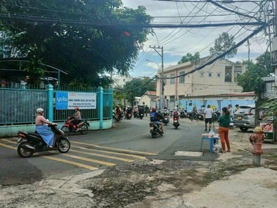 Bán nhà 1trệt 3lầu dường lê văn việt-phường hiệp phú- quận 9 kề ngã tư thủ đức 1