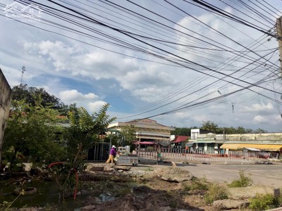 Bán lô góc 2 MT đường nhựa ngay trung tâm hành chính, cách chợ 500m, gần trạm y tế và trường học 5