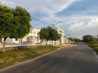 Bán lô góc 2 MT đường nhựa ngay trung tâm hành chính, cách chợ 500m, gần trạm y tế và trường học 4